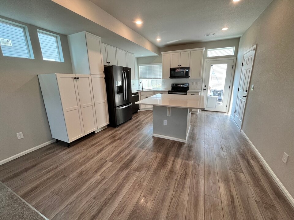 4541 N Quemoy St in Aurora, CO - Foto de edificio