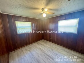 706 Langley Dr in Dothan, AL - Building Photo - Building Photo
