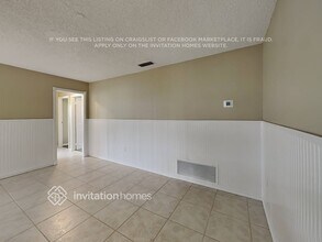 11385 NW 41st St in Sunrise, FL - Building Photo - Building Photo