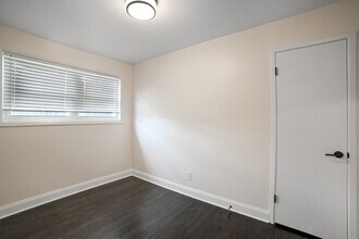 1100 Scott Ave in Rockville, MD - Foto de edificio - Building Photo
