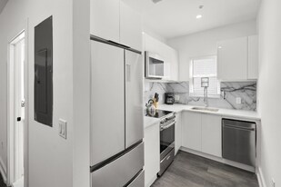 935 S Howard Ave, Unit 5 in Tampa, FL - Building Photo