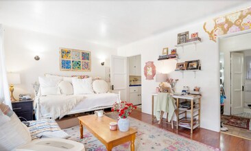 807 W. 30th St. in Los Angeles, CA - Foto de edificio - Interior Photo