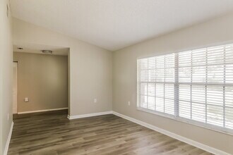 7521 Como Dr in New Port Richey, FL - Foto de edificio - Building Photo