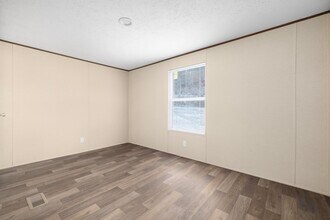 100 Burrow Ln in Elizabethton, TN - Building Photo - Building Photo