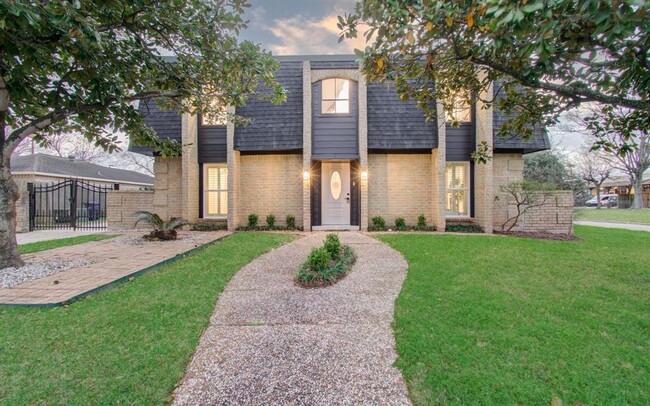 property at 2202 Briarview Dr