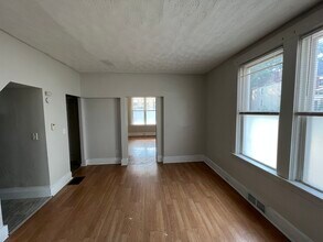 240 N Graham St, Unit 1 in Pittsburgh, PA - Building Photo - Building Photo