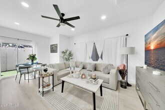 3034 N 39th St in Phoenix, AZ - Foto de edificio - Building Photo