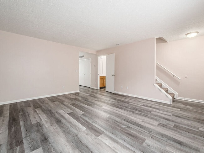 Post Woods in Reynoldsburg, OH - Foto de edificio - Building Photo
