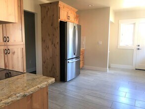 830 W 11th Ave in Chico, CA - Building Photo - Building Photo