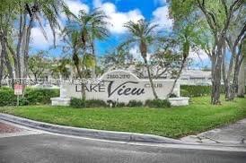 2861 N Oakland Forest Dr in Oakland Park, FL - Building Photo