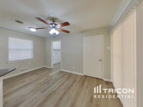 3240 Springwood Ln in Dallas, TX - Building Photo - Building Photo