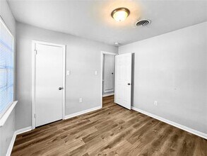 920 Manhattan Dr in Denton, TX - Building Photo - Building Photo