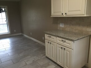 2828 Lafamo Rd in Longview, TX - Building Photo - Building Photo