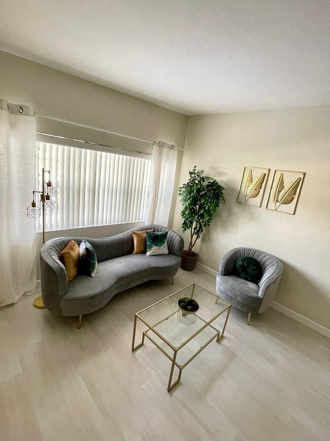 307 E Kalmia Dr in West Palm Beach, FL - Foto de edificio - Building Photo