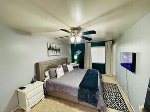 3813 E Gelding Dr in Phoenix, AZ - Building Photo - Building Photo