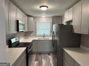 506 Pineridge Rd in Forest Park, GA - Building Photo - Building Photo