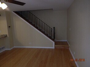 1402 Bear Flag Dr in Hanover Park, IL - Building Photo - Building Photo