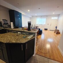 628 N 11th St, Unit 4 in Philadelphia, PA - Foto de edificio - Building Photo