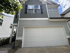 3956 Lake Manor Way in Atlanta, GA - Building Photo - Building Photo