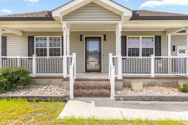 214 Tall Tree Court in Maysville, NC - Building Photo - Building Photo