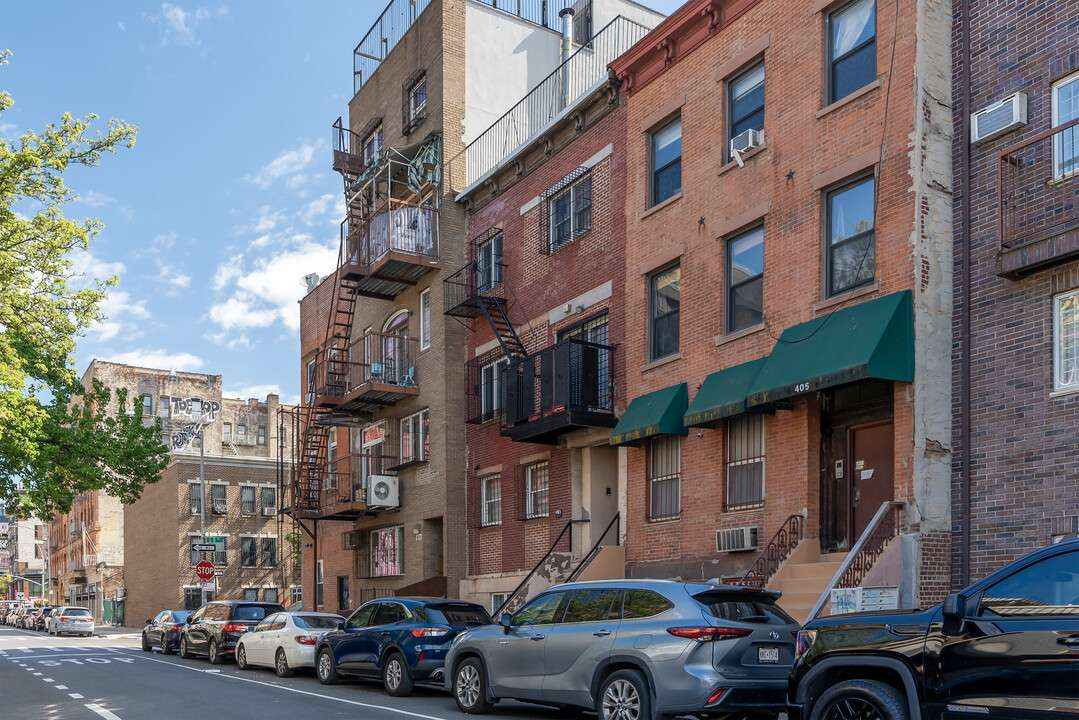 401 Berry St in Brooklyn, NY - Building Photo