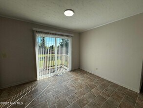 712 W Pineland Dr in Swansboro, NC - Building Photo - Building Photo