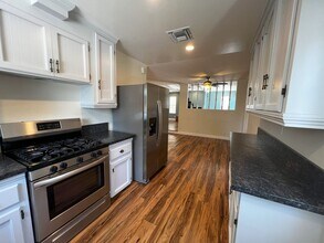 7900 Shoshone Ave in Los Angeles, CA - Building Photo - Building Photo