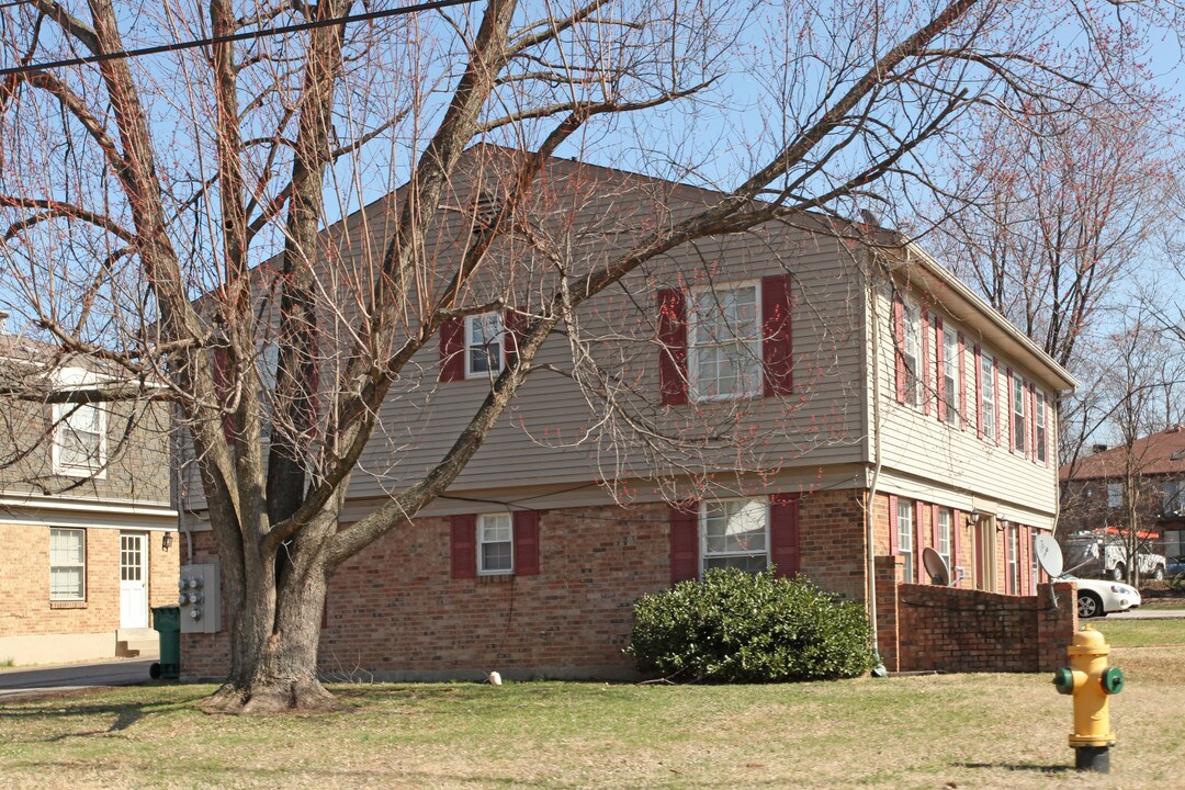 4215 Wallingford Ln in Louisville, KY - Foto de edificio