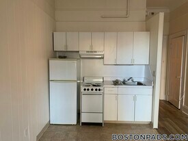 62 Boylston St in Boston, MA - Building Photo