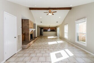 1611 Bodart Cir, Unit 4-04111 in Houston, TX - Building Photo - Building Photo