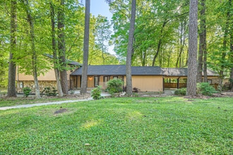 466 Raven Springs Trail in Stone Mountain, GA - Building Photo - Building Photo
