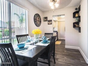 1651 S Dobson Rd, Unit 1 in Mesa, AZ - Building Photo - Building Photo