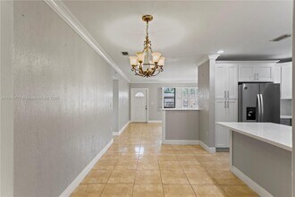 19631 NW 6th Ct in Miami, FL - Foto de edificio - Building Photo