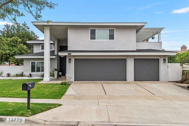 property at 13772 Ridgecrest Cir