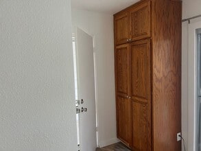 910 Deodar Rd in Escondido, CA - Building Photo - Building Photo