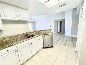 1700 Crestwood Ct S in Royal Palm Beach, FL - Building Photo - Building Photo