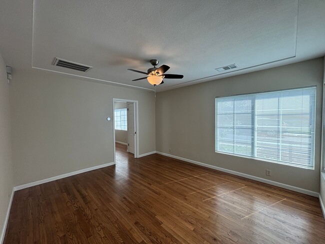 1107-1141 E McKenzie Ave in Fresno, CA - Building Photo - Building Photo