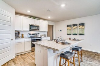 909 Lovebird Ct in Pensacola, FL - Building Photo - Building Photo