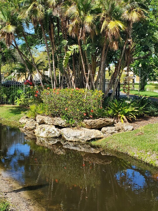 115 112th Ave NE, Unit Building 3 in St. Petersburg, FL - Building Photo
