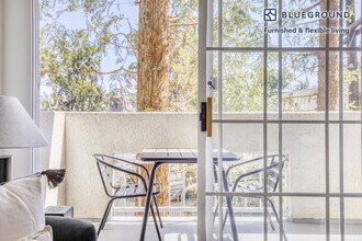 114 N Doheny Dr in West Hollywood, CA - Building Photo - Building Photo