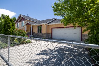 496 E 3400 S-Unit -1 in South Salt Lake, UT - Building Photo - Building Photo