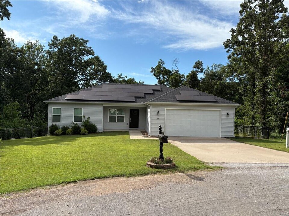 19 Boreland Ln in Bella Vista, AR - Building Photo