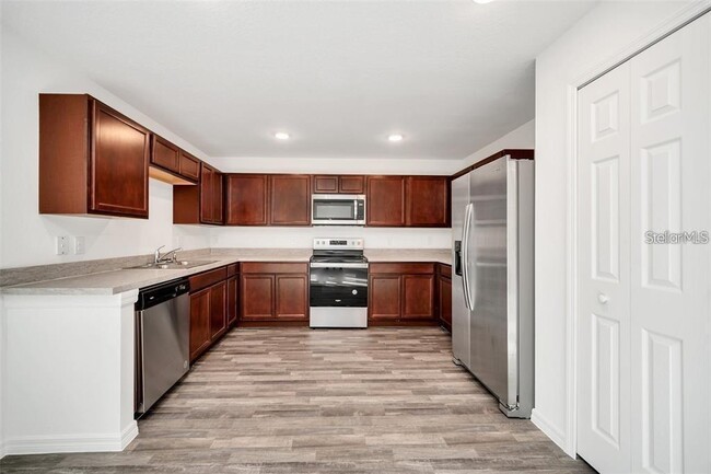 816 Cardinal Way in Kissimmee, FL - Building Photo - Building Photo
