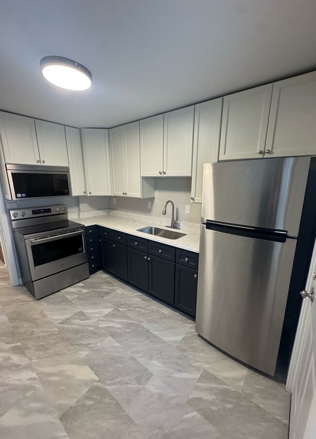 property at 4841 N Mohawk Ave