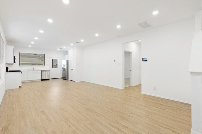 property at 1950 Foxtail Crk Ct