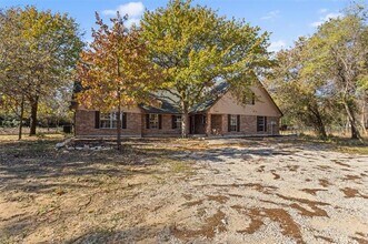 1522 Oakwood Dr in Denton, TX - Building Photo - Building Photo