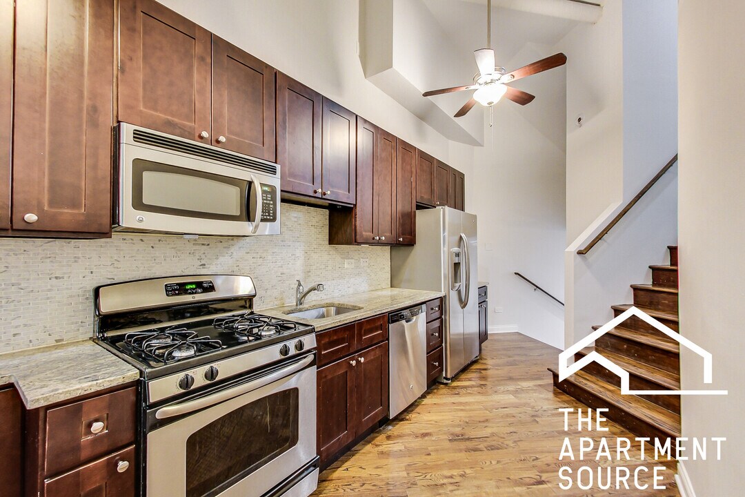 1806 N Sheffield Ave, Unit R in Chicago, IL - Building Photo