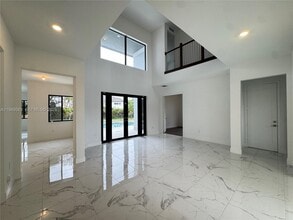 19749 NE 16th Pl in Miami, FL - Building Photo - Building Photo