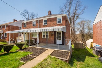 1207 Shadycrest Dr in Pittsburgh, PA - Building Photo - Building Photo