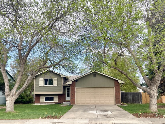 property at 2830 Sombrero Ln